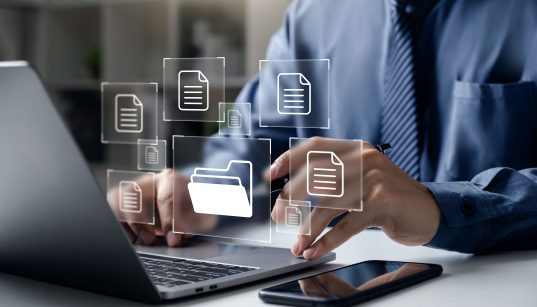 Czy sztuczna inteligencja zastąpi systemy obiegu dokumentów? Firmy mają z tym większy problem, niż się wydaje