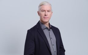 co-decyduje-o-sukcesie-w-pracy-z-ai-cechy-i-kompetencje-ktore-warto-rozwijac