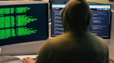 https://fakteo.pl/falszywy-glos-prawdziwe-straty-nowa-era-cyberatakow/