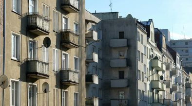 https://fakteo.pl/miedzy-wlasnoscia-a-elastycznoscia-czy-wynajem-staje-sie-dominujaca-forma-zamieszkania/
